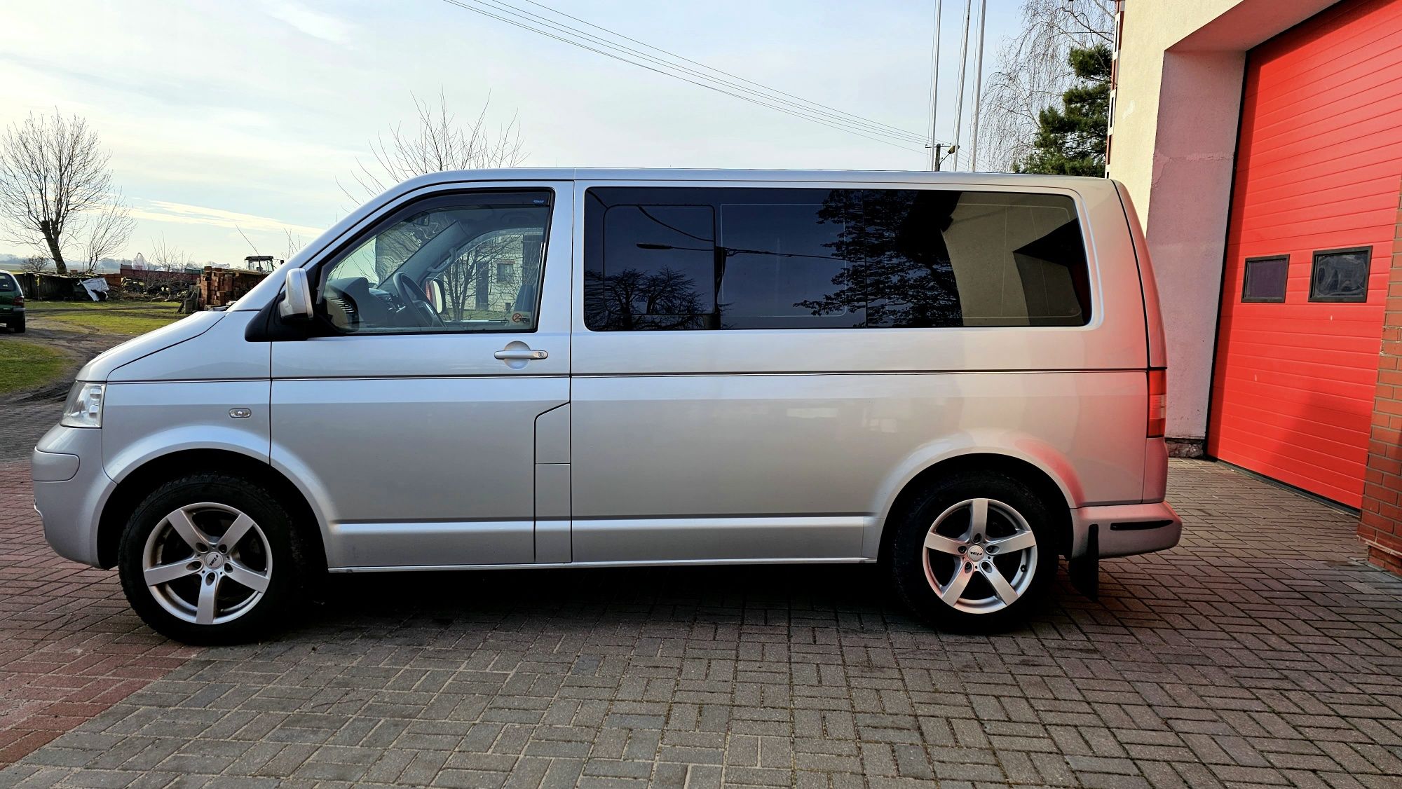 Zamiana VW T5 Multivan 7Os.KlimatyzacjaŁóżkoStolik Niski Przebieg !!