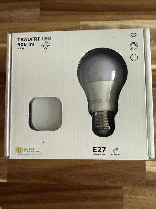 Zestaw żarówka i pilot,  bezprzewodowy przyciemniany/ciepły biały, E27