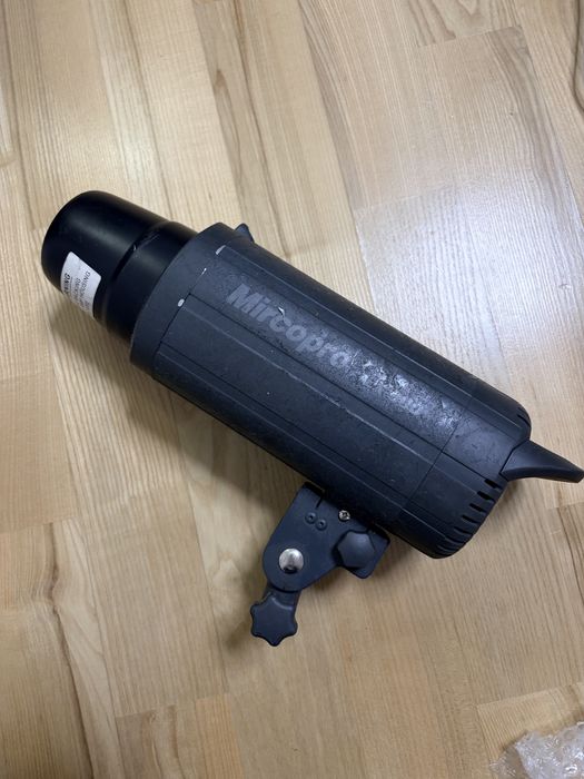 Спалах Mircopro 300 + штатив на колесах