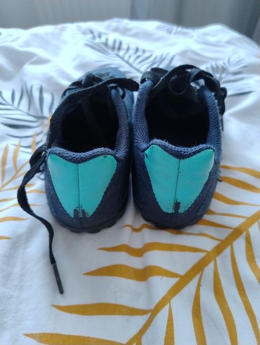 Adidas buty do gry w piłkę 31.5
