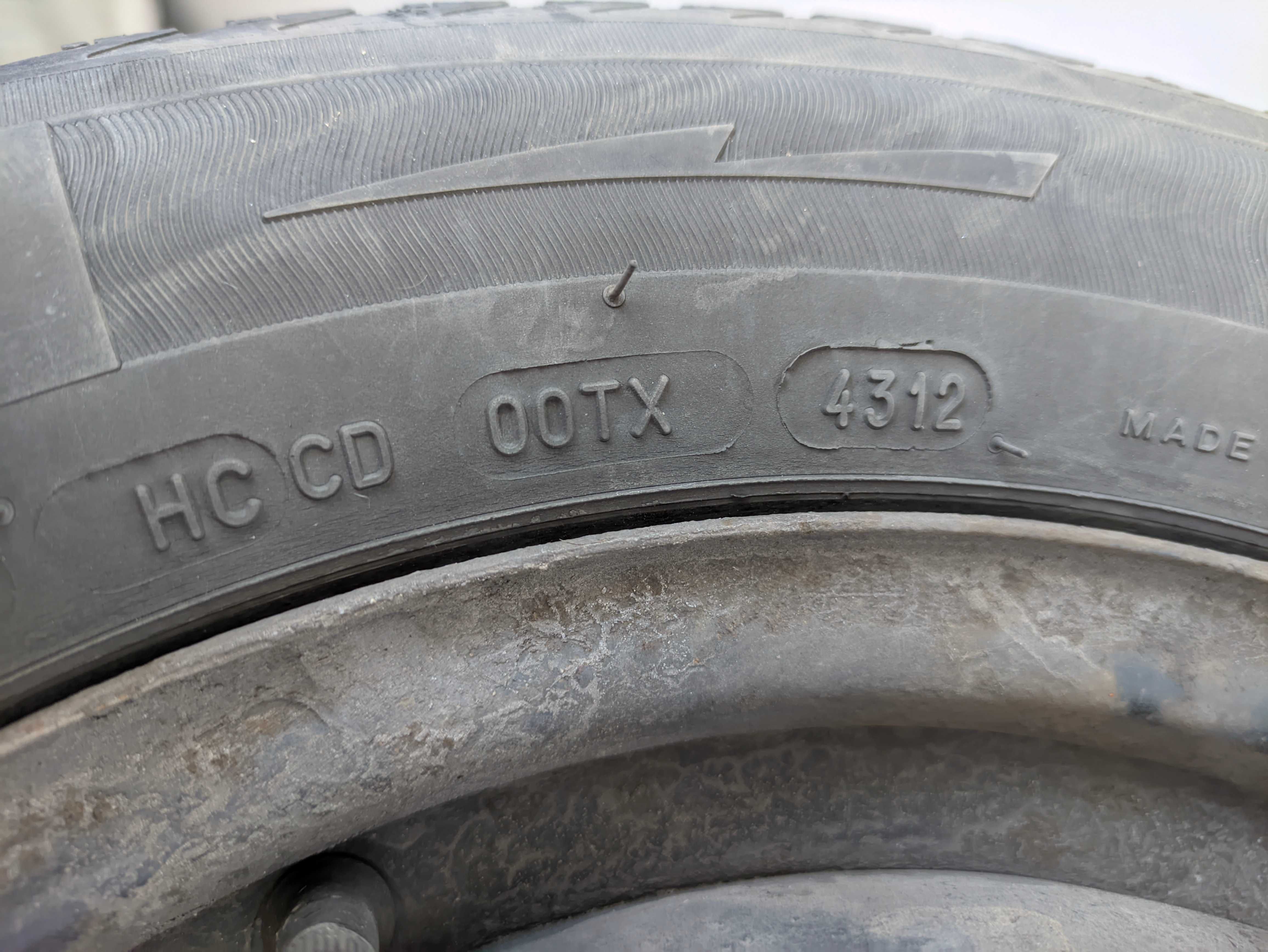 Продам зимнюю резину Michelin Alpin A4 R14 175/65 на дисках 5*100