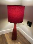 Lampa stołowa czerwona