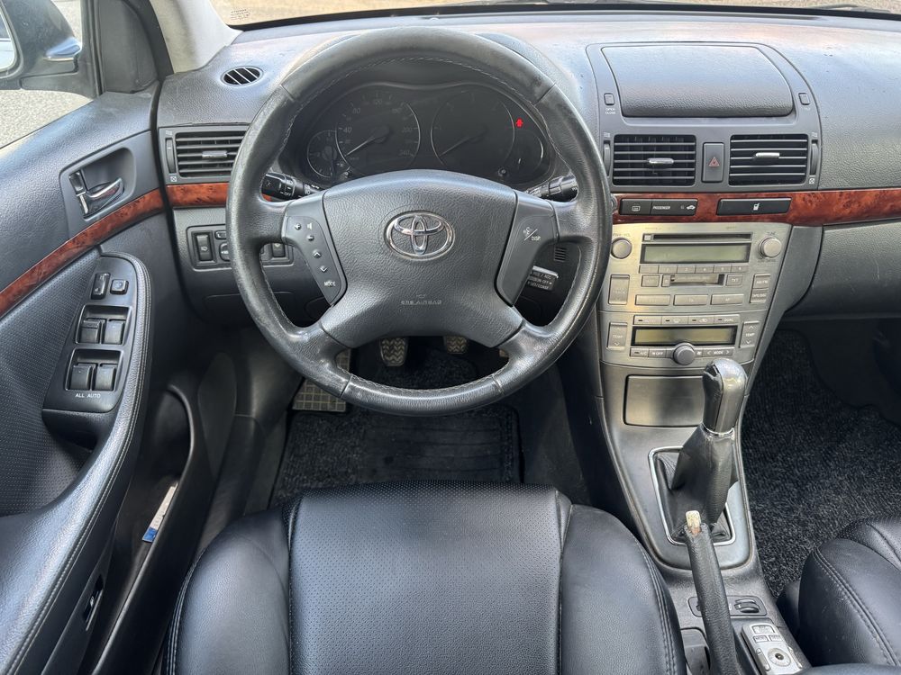 TOYOTA AVENSIS 2.0 D-4 DIESEL NACIONAL 217.000 KMS AR CONDICIONADO