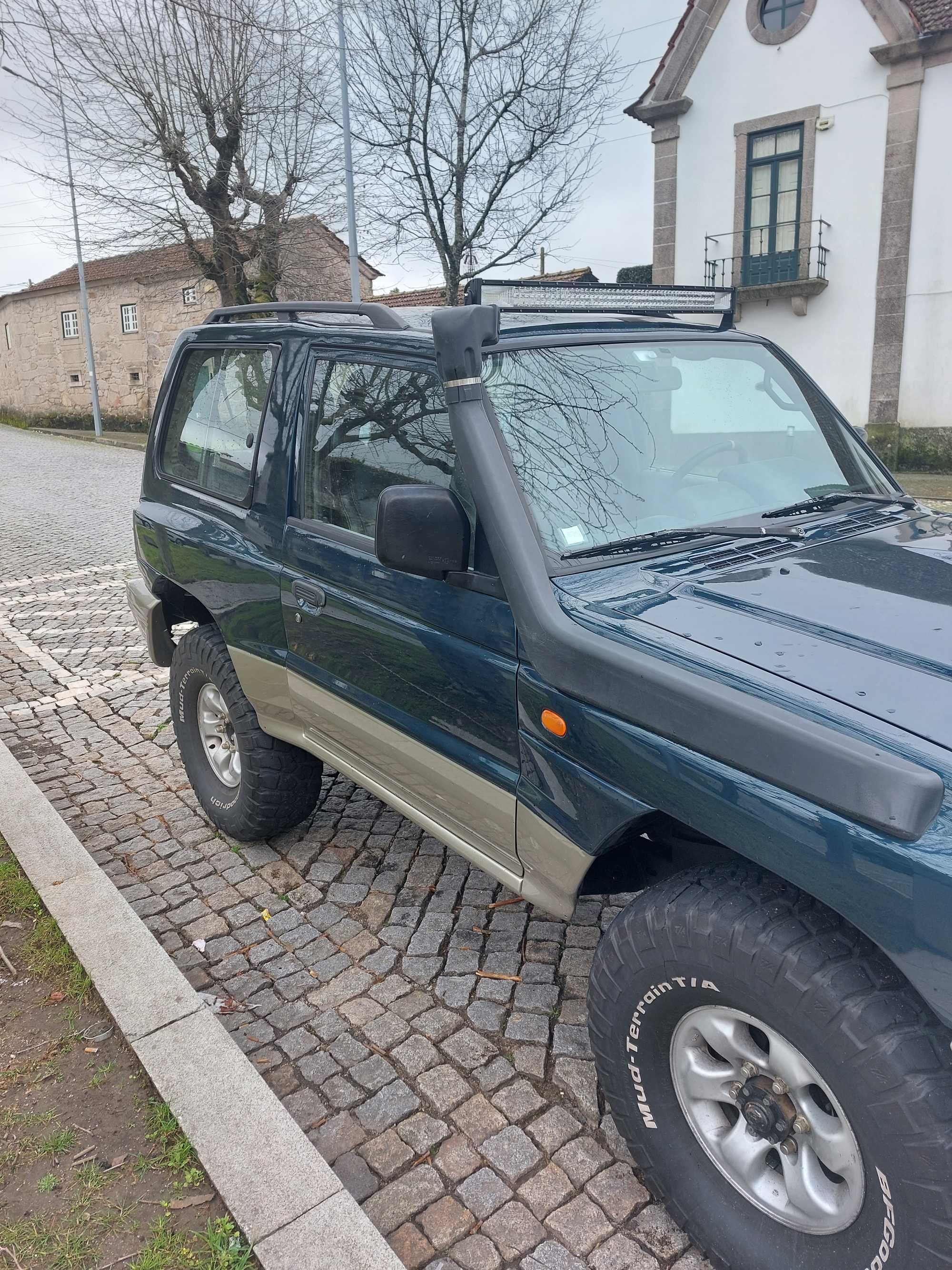 Pajero 2.8 abas largas, com equipamento prática TT