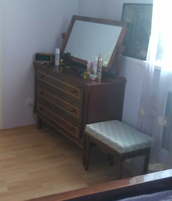 Продам спальний гарнітур з червоного дерева Румунія спальный комплект