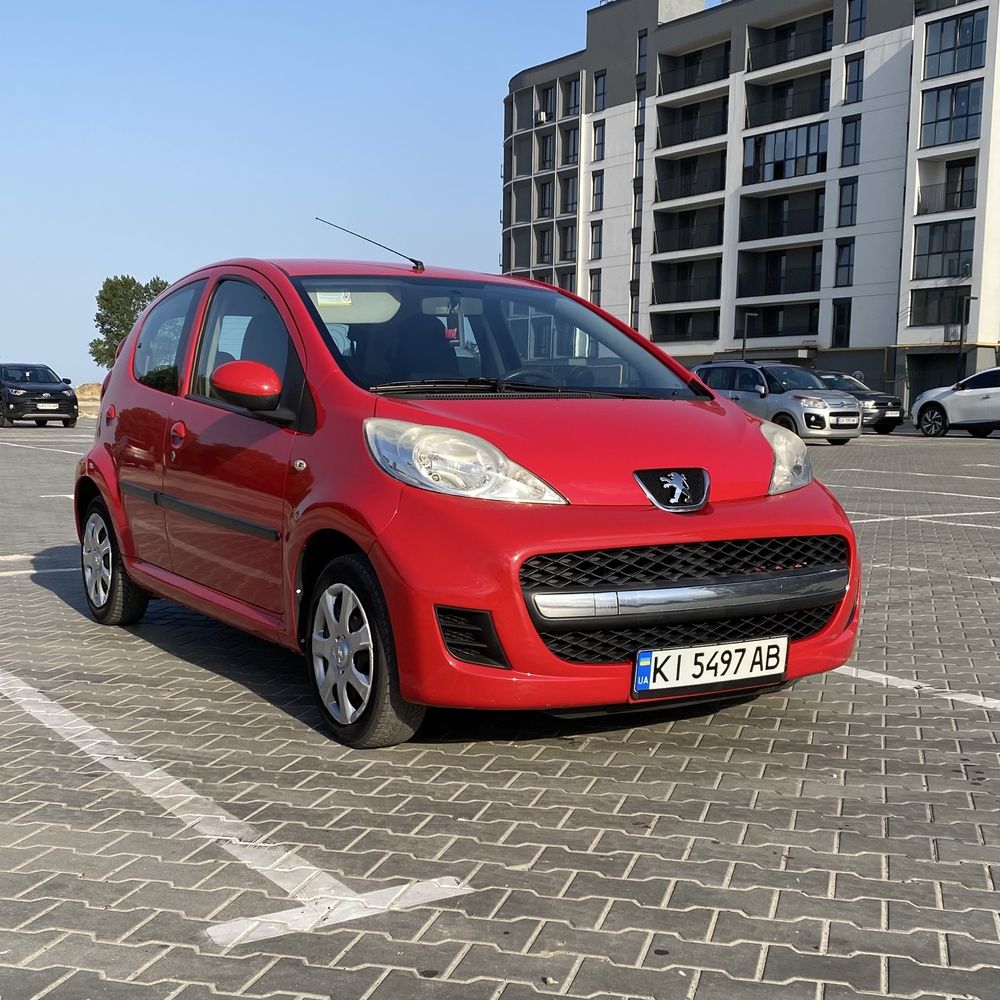 Peugeot 107 2011 року