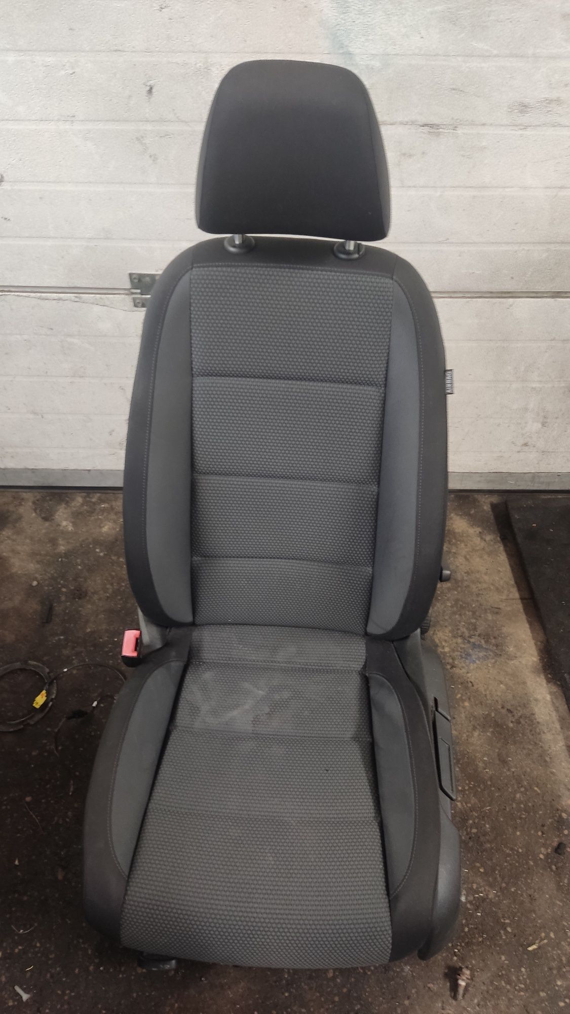 Fotel lewy przód kierowcy volkswagen golf VI
