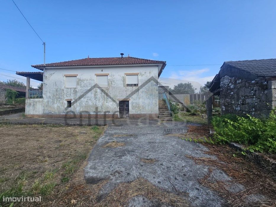 Moradia para Restauro em Vitorino das Donas - Terreno de 1.107 m²