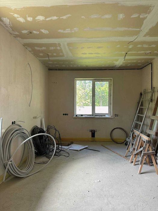 Продаж двоповерхового будинку у селі Крехаїв, Чернігівська область