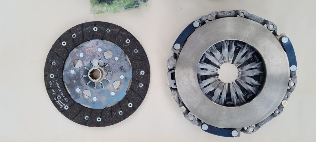 Valeo 837432 zestaw sprzęgła dwumasa renault dacia nissan merc 1,5dci