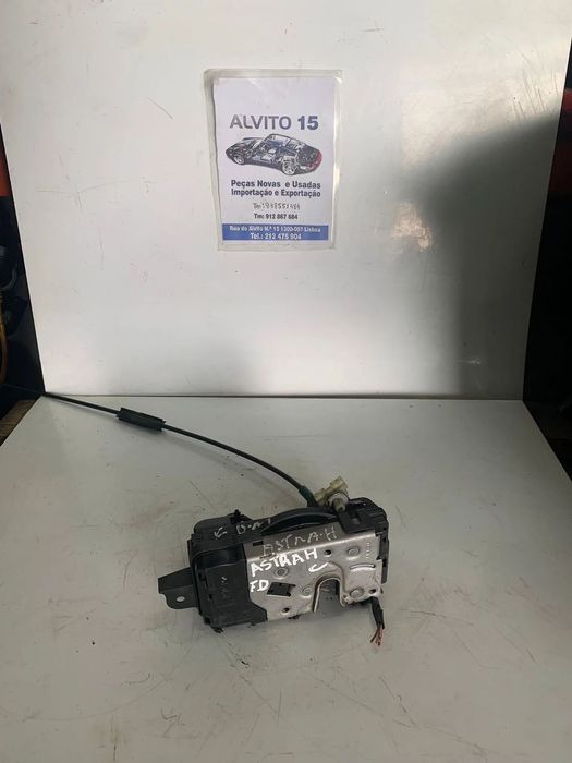 Fecho Frente Direito Opel Astra H