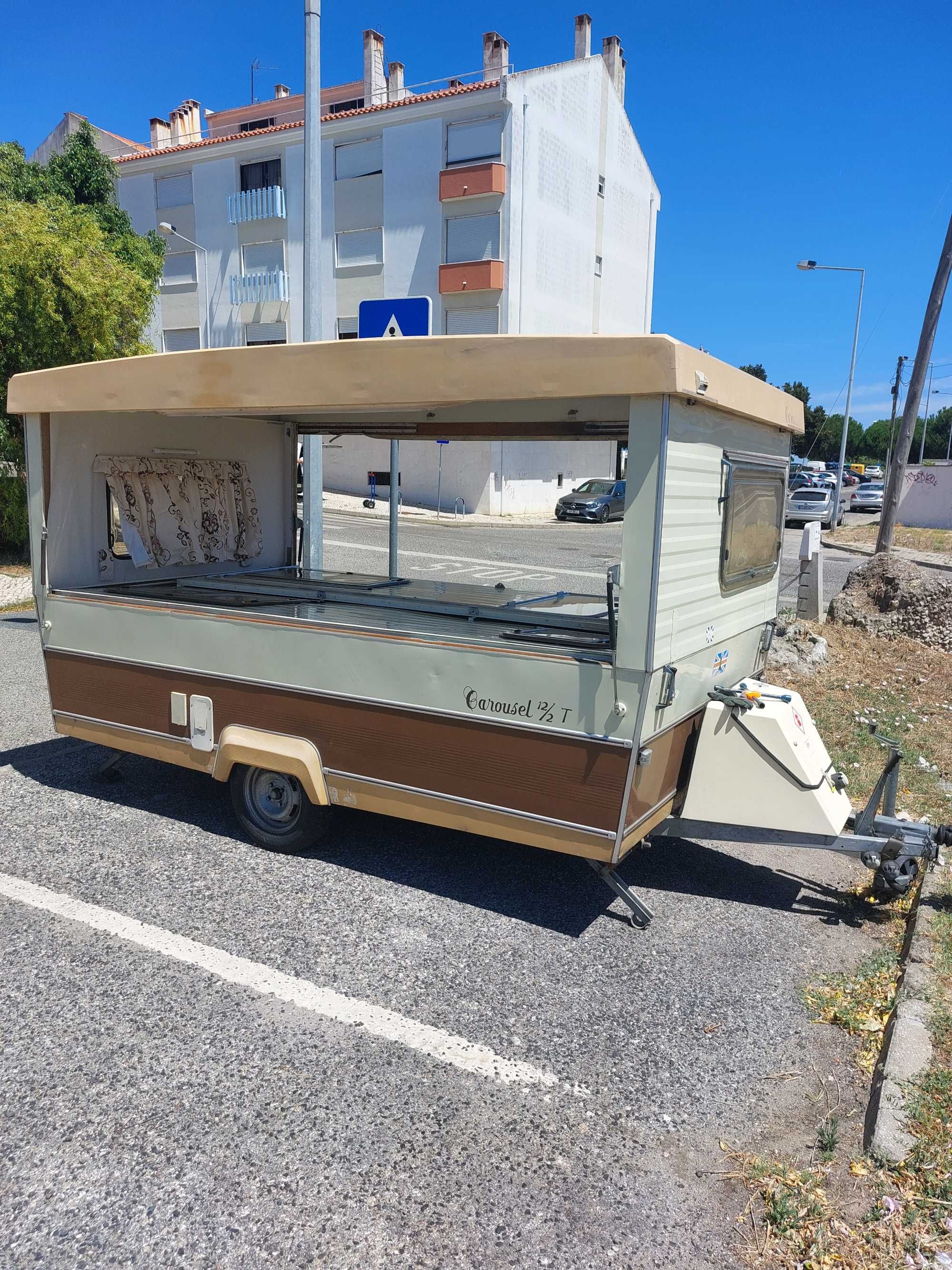 Caravana Rebativel Gobur Carousel com agua quente e WC