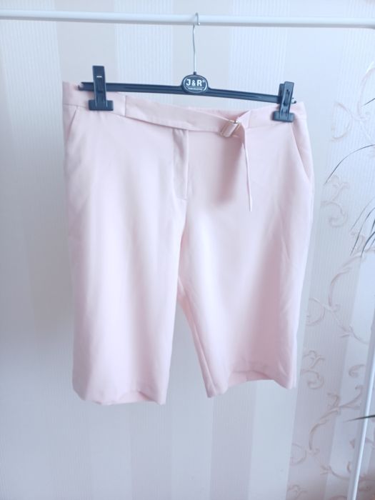 Красиві шорти -бермуди у ніжному кольорі