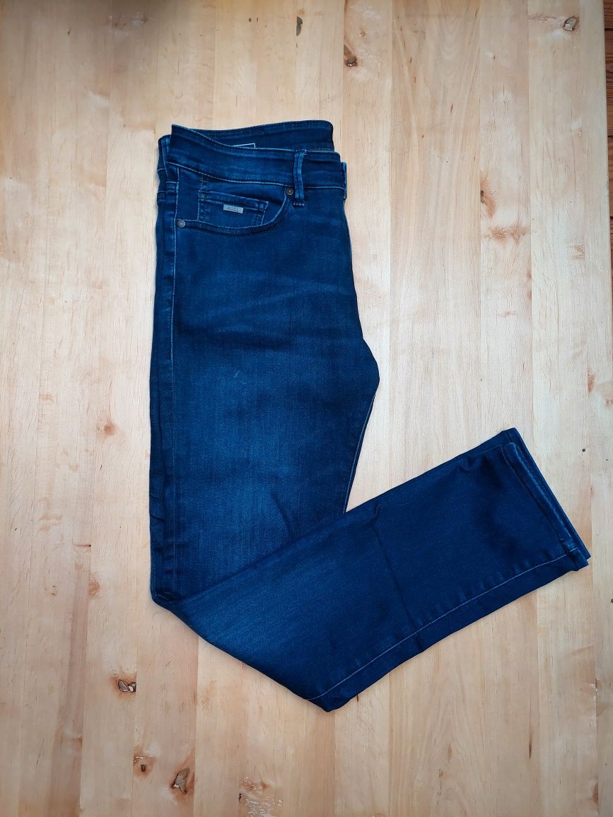 Hugo Boss jeansy 31/32 S/M
