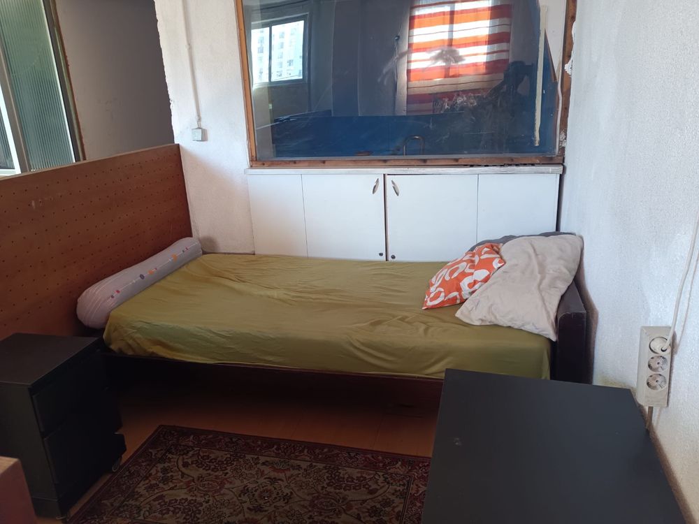 Quarto sacavem zona industrial para semhoras