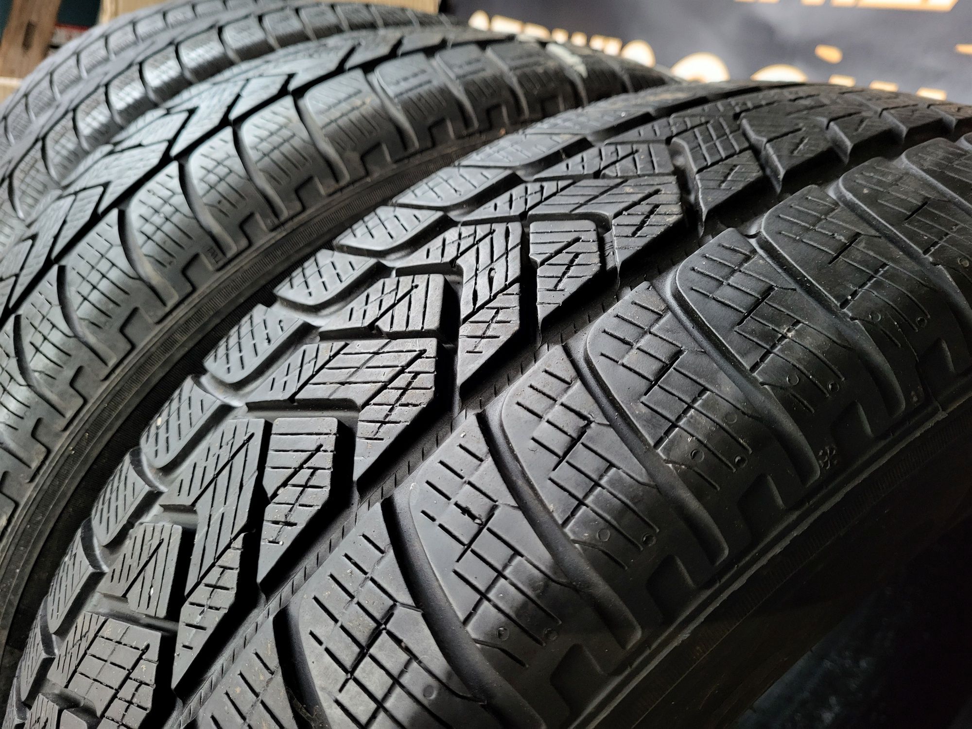 Opony zimowe 215/65/17 Pirelli 21/22rok 6,7mm
