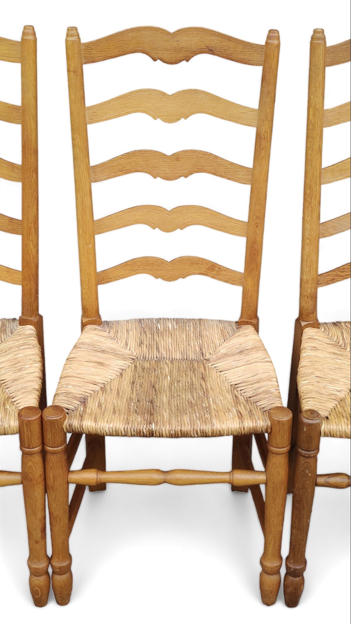 Komplet 6 rustykalnych krzeseł z wiklinowymi siedziskami, krzesła