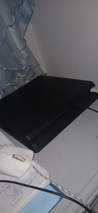 Ps4 slim 500 gb + teclado e rato