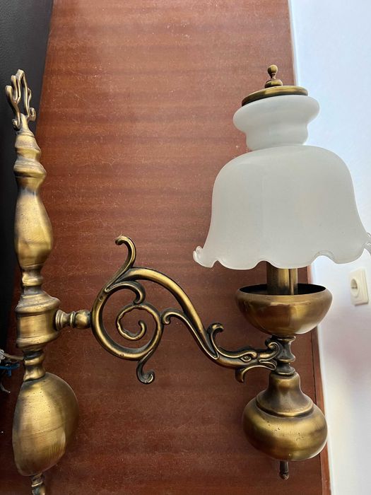 Candeeiros de parede de interior vintage em bom estado