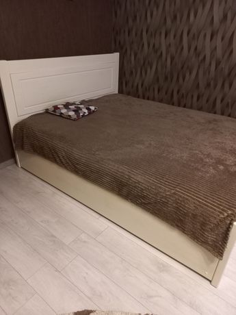 Двохспальне ліжко із натур.дерева 160×200