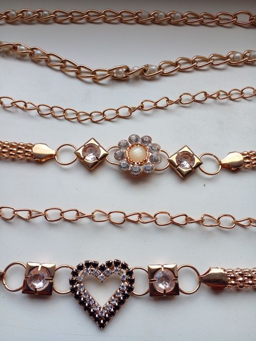 Продаються   прикраси