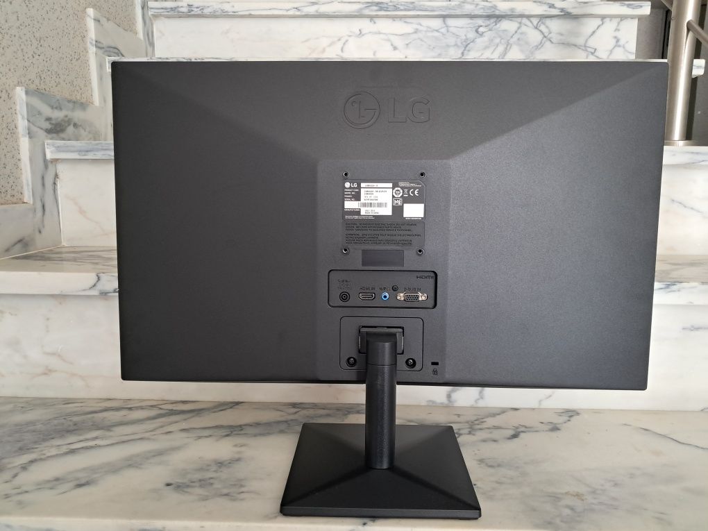 Monitor PC - LG 24"