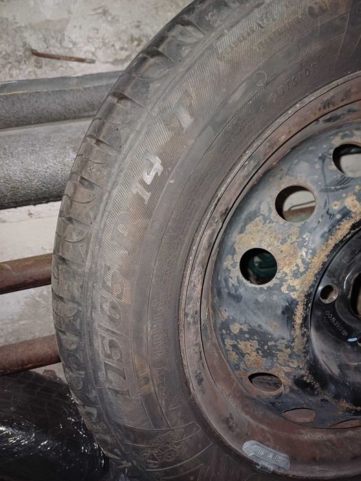 Sprzedam felgi z oponami r14[4×100]