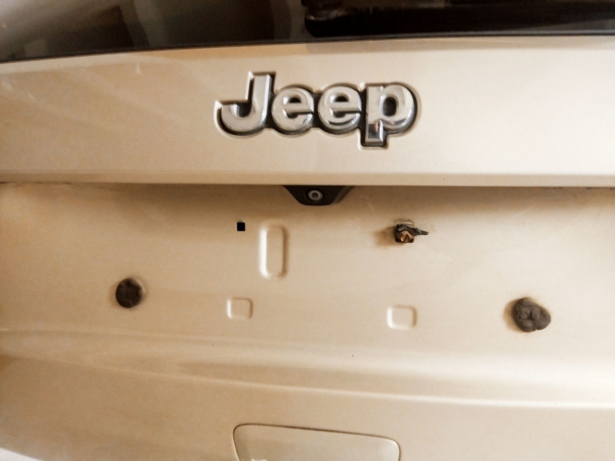 Jeep grand Cherokee WK2 Крышка багажника кришка гранд черокі вк2
