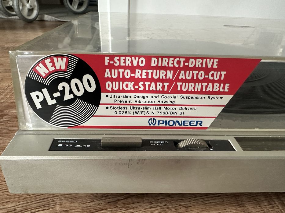 Gramofon Pioneer PL-200