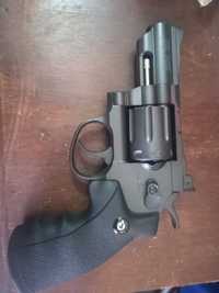 Vendo revolver gamo de co2