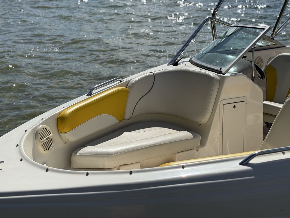 Łódź motorowa motorówka Rinker Captiva 212 05r Crosa Performance 5.7v8