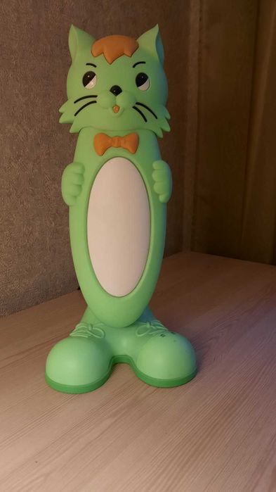 Дитяча настільна лампа