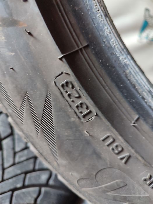Шини bridgestone 225 50 r17 зимові 23-й рік