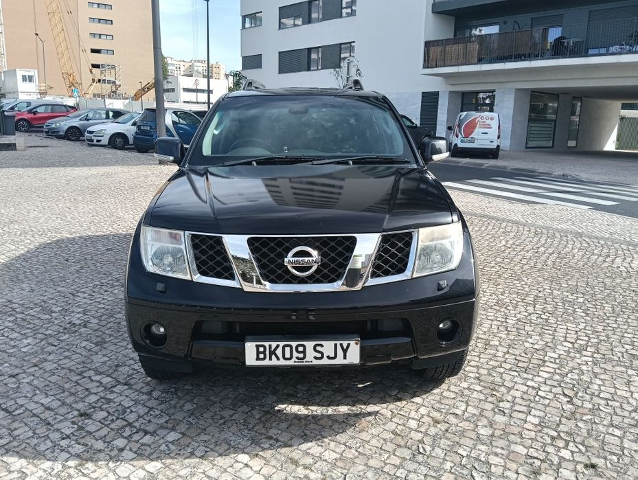 Nissan Pathfinder  ( lêr anuncio)