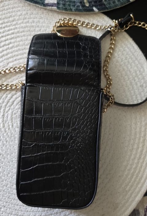 Torebka ze złotym guzikiem