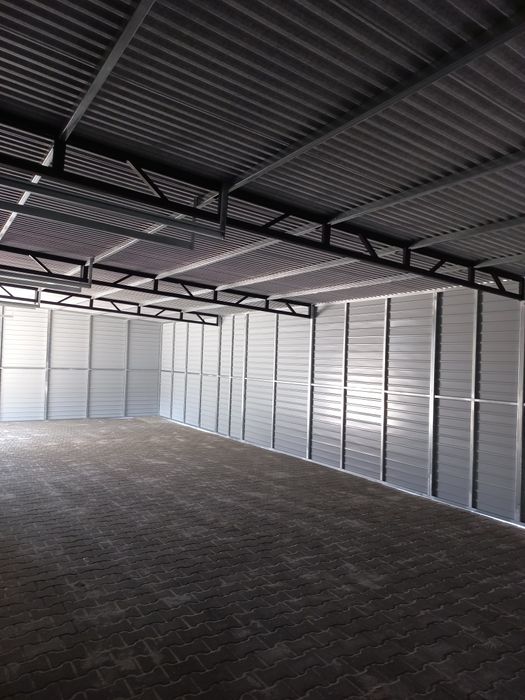 Garaż blaszany nowoczesny wygląd drewnopodobny