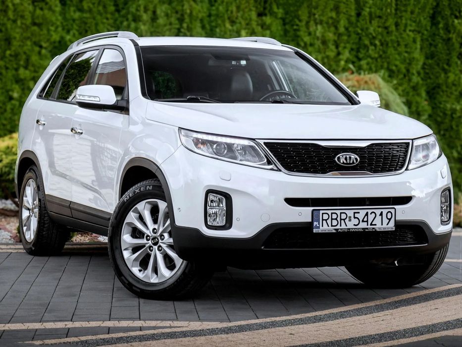 Kia Sorento * Xenon * Ledy * Kamera * Navi * Sam parkuje * 7-osobowy *