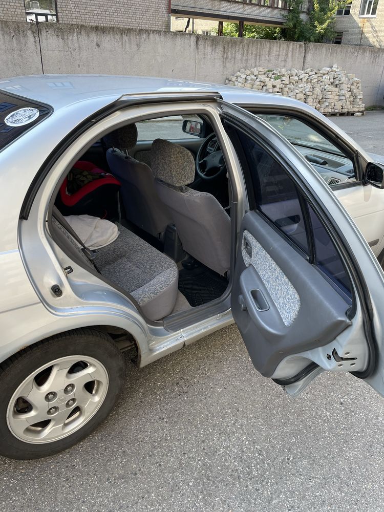 Nissan Almera 1998