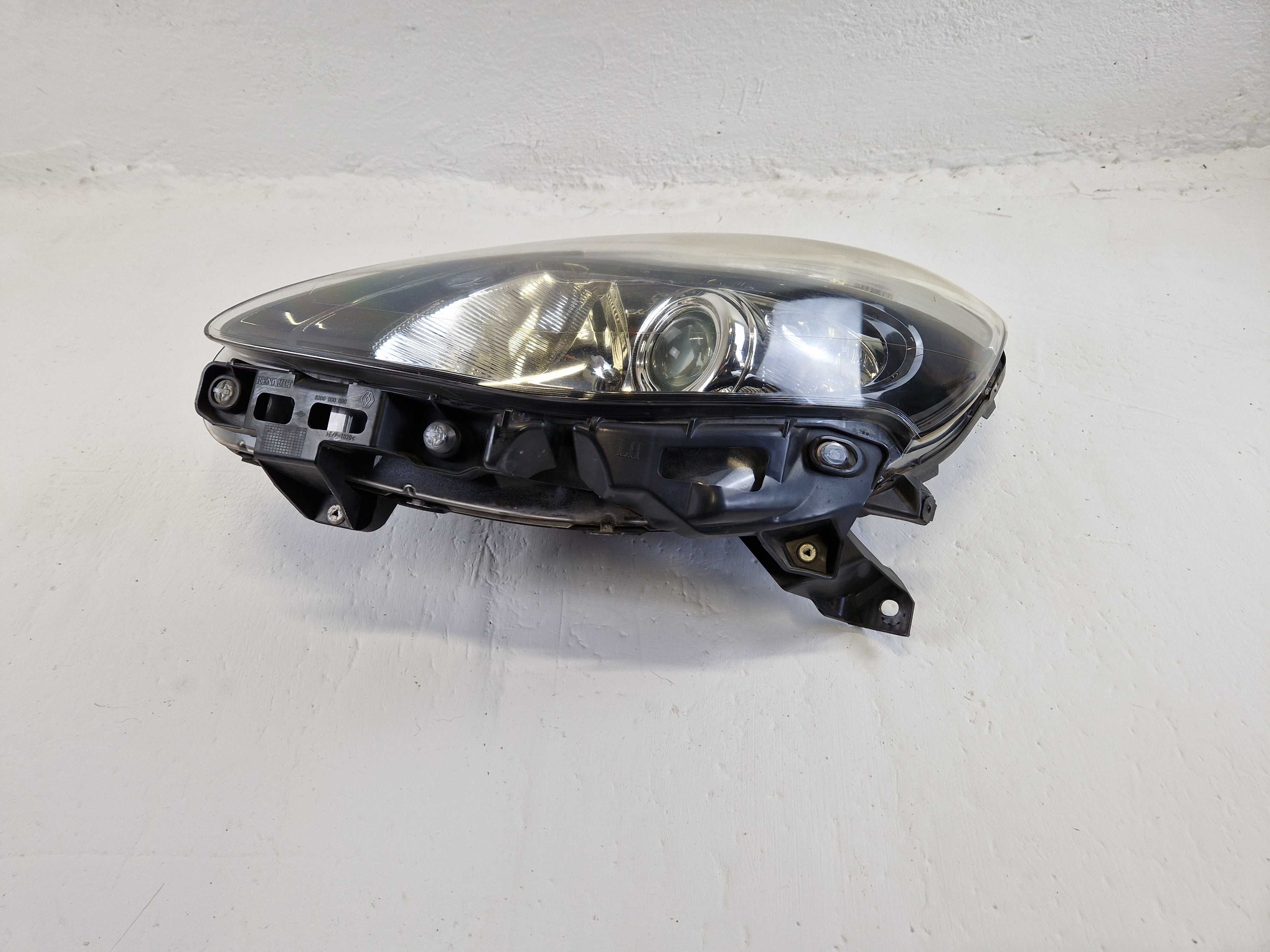 Lewa Przednia Przód Lampa Reflektor Renault Clio 3 III LIFT 09-12r Eu