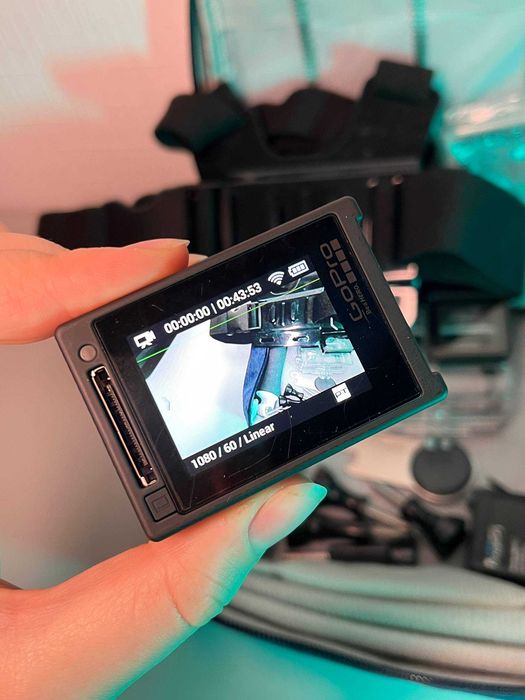 Екшн-камера GoPro Hero 4 з кейсом