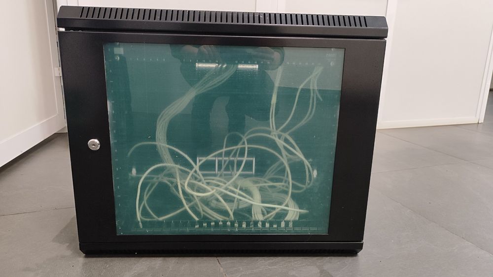 Шафа серверна б/у