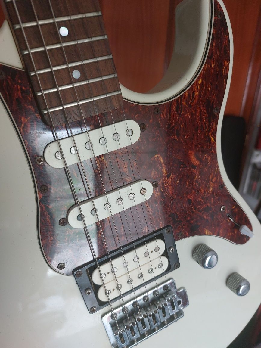 Guitarra Yamaha Pacifica 112V lindíssima