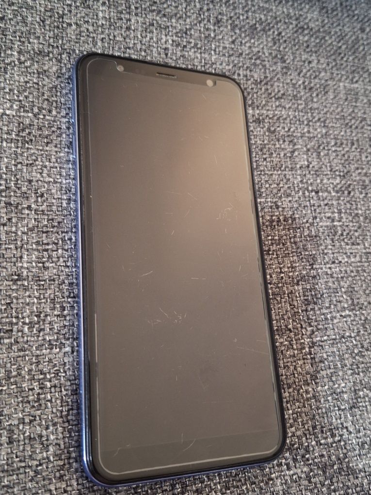 Samsung Galaxy J6 Plus. Ecrã de 6" como novo