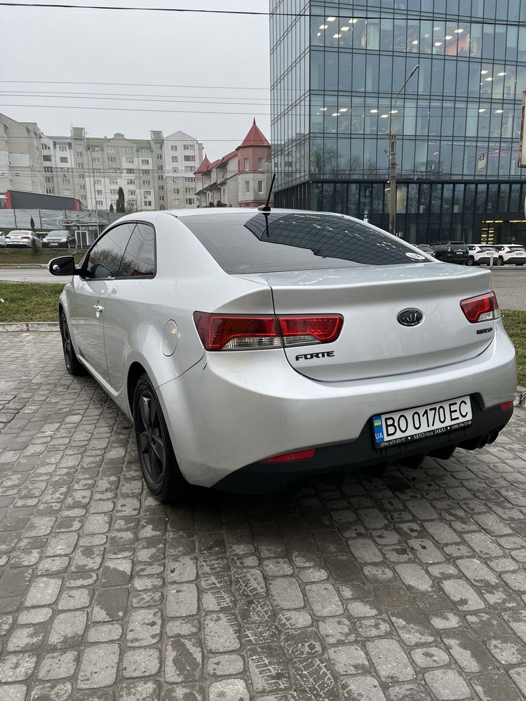 Kia Forte Koup (Cerato купе)