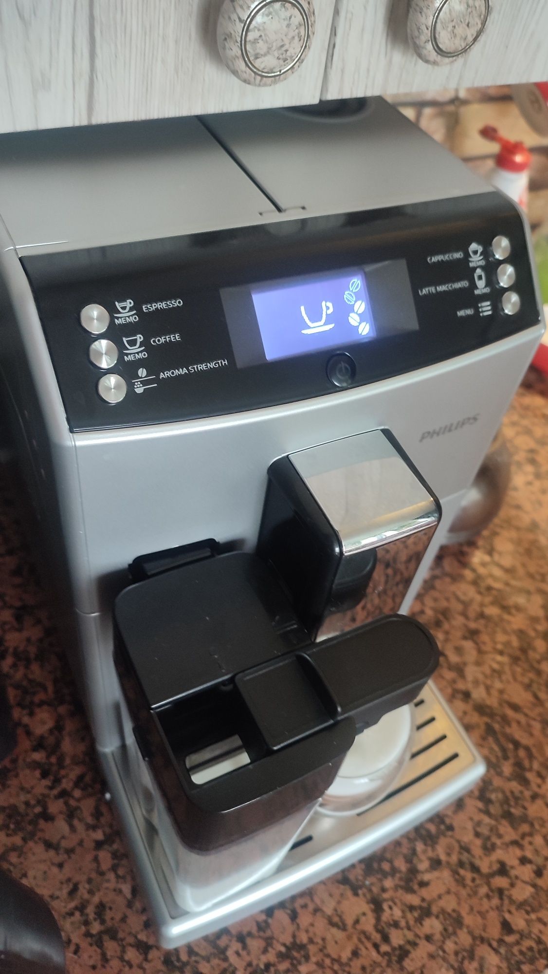 Кавомашина Philips EP3551 кофемашина,кавоварка