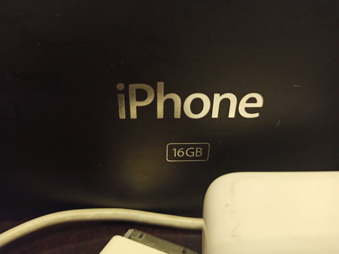 iPhone 1 pierwszej generacji 16GB