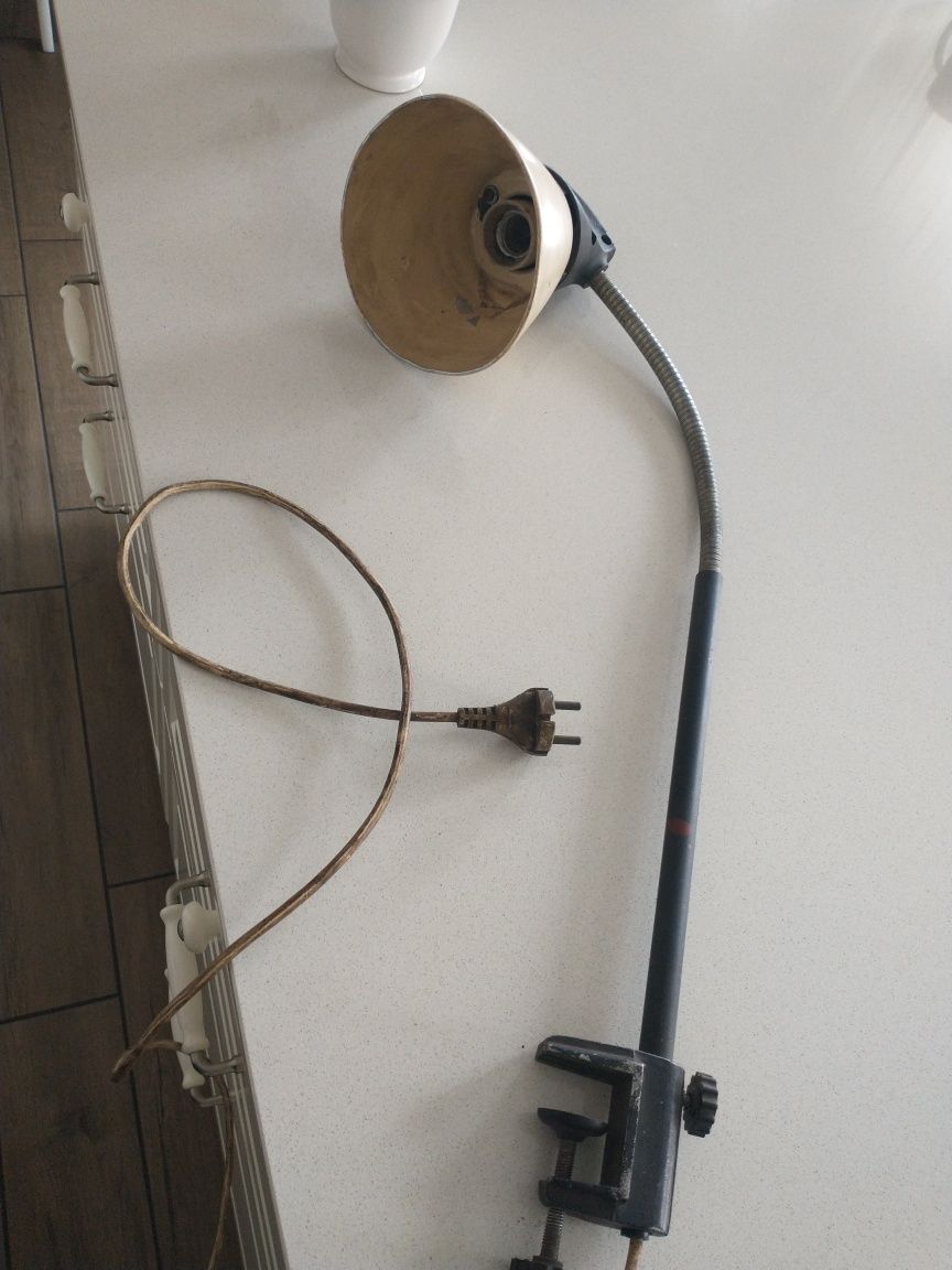 Lampa warsztatowa