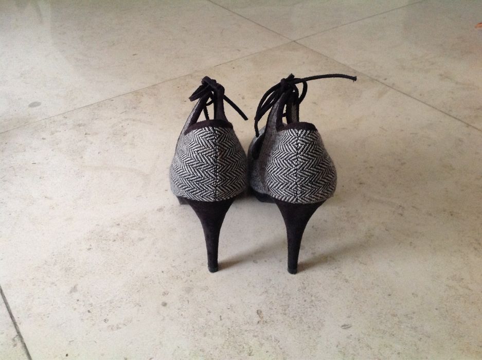 Sapatos pretos em padrão tweed n 39