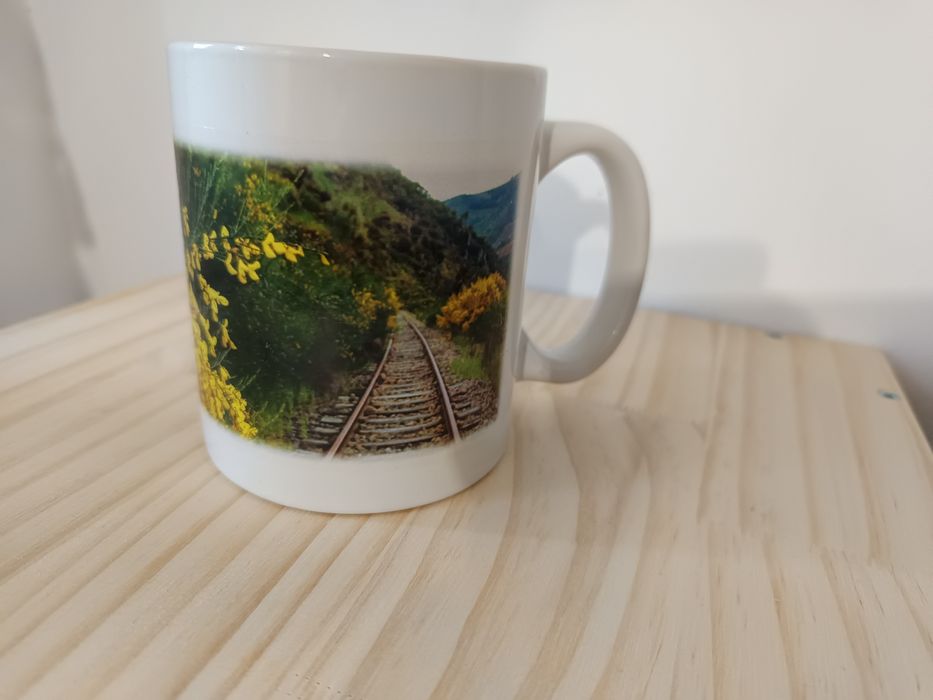 Caneca alusiva Caminho de ferro português