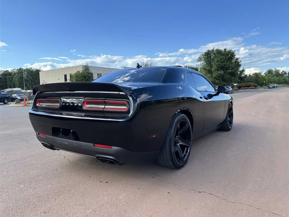 Dodge Challenger      2021
